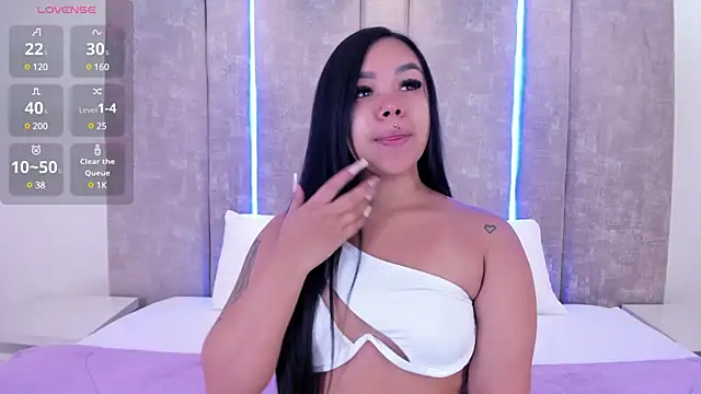 Snapshot of MarianaGarciaa__ chatting on 02-19-25, 11:17 MarianaGarciaa online show from 02-19-25, 11:17