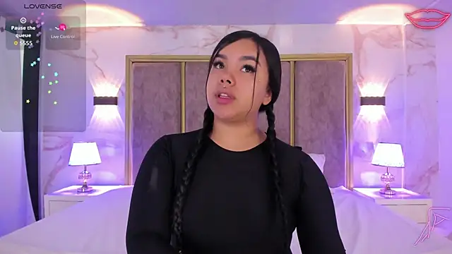 Snapshot of MarianaGarciaa__ chatting on 09-26-25, 07:18 MarianaGarciaa online show from 09-26-25, 07:18