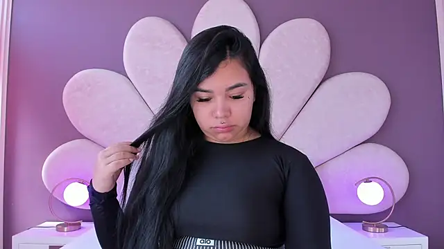 Snapshot of MarianaGarciaa__ chatting on 09-29-25, 07:19 MarianaGarciaa online show from 09-29-25, 07:19