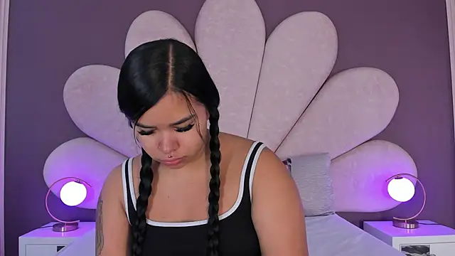 Snapshot of MarianaGarciaa__ chatting on 10-04-25, 11:52 MarianaGarciaa online show from 10-04-25, 11:52