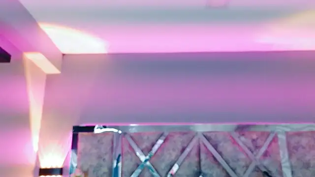 Snapshot of MarianaGarciaa__ chatting on 10-18-25, 07:25 MarianaGarciaa online show from 10-18-25, 07:25