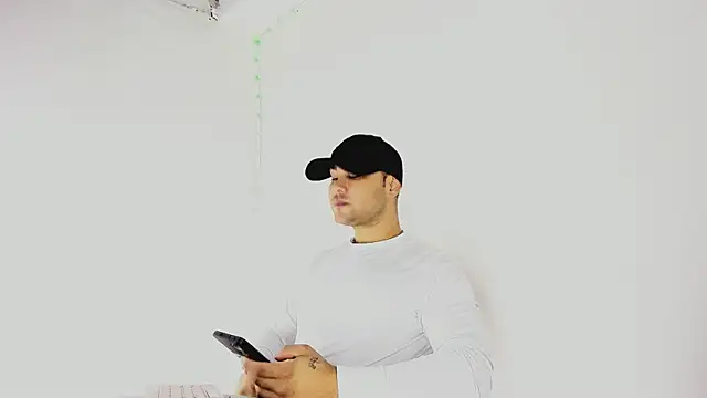 Sebas-hott online show from 09-25-25, 10:57