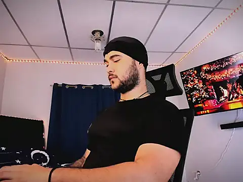 Sebas-hott online show from 12-17-25, 10:27