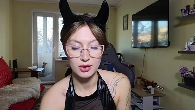 MalvinaBlum online show from 10-25-25, 01:46