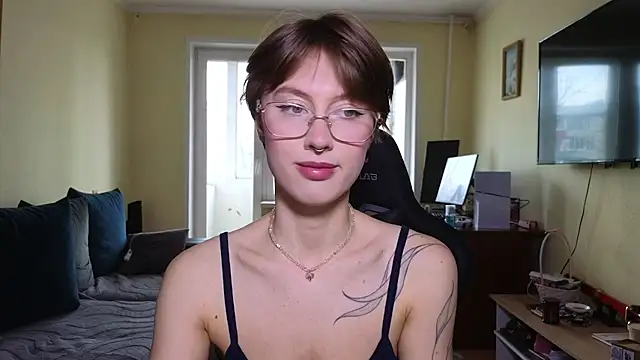 MalvinaBlum online show from 04-23-26, 05:08