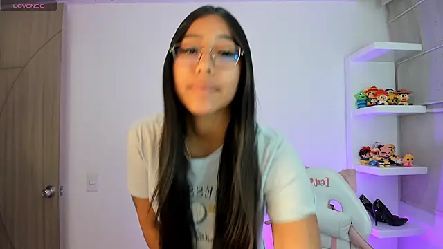 Snapshot of isa_bellaa0 chatting on 11-05-25, 04:34 isa bellaa0 online show from 11-05-25, 04:34