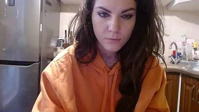 Snapshot of AliceTailor chatting on 09-24-25, 05:33 AliceTailor online show from 09-24-25, 05:33