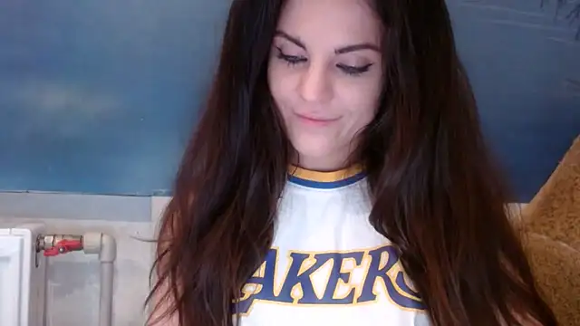 Snapshot of AliceTailor chatting on 10-15-25, 03:12 AliceTailor online show from 10-15-25, 03:12