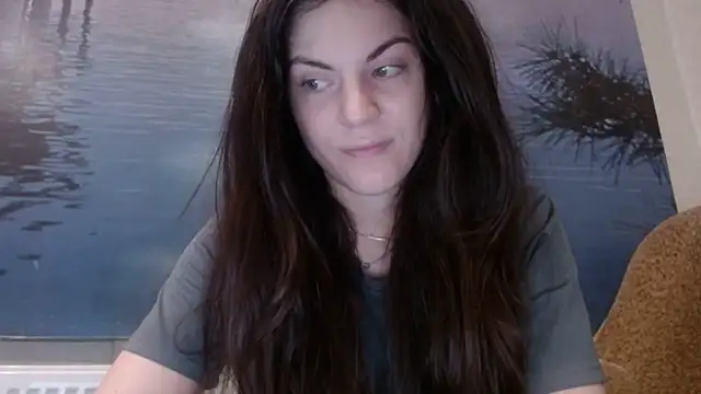 Snapshot of AliceTailor chatting on 10-19-25, 09:43 AliceTailor online show from 10-19-25, 09:43