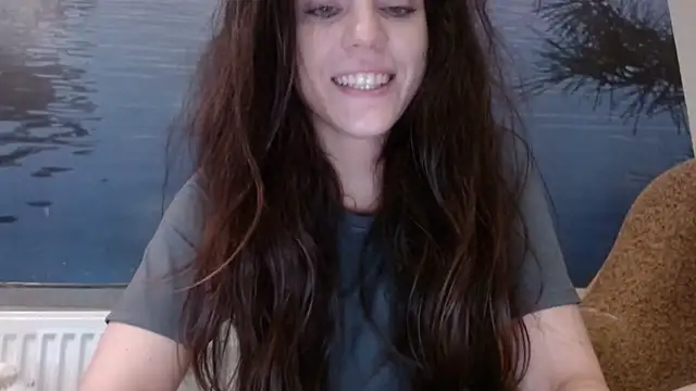 Snapshot of AliceTailor chatting on 10-24-25, 08:05 AliceTailor online show from 10-24-25, 08:05