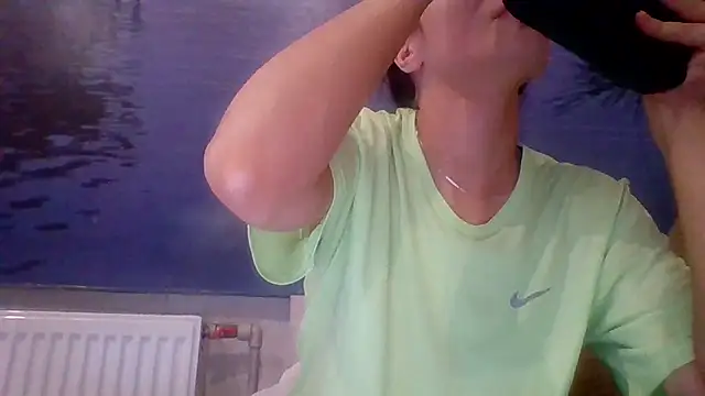 Snapshot of AliceTailor chatting on 10-30-25, 10:54 AliceTailor online show from 10-30-25, 10:54