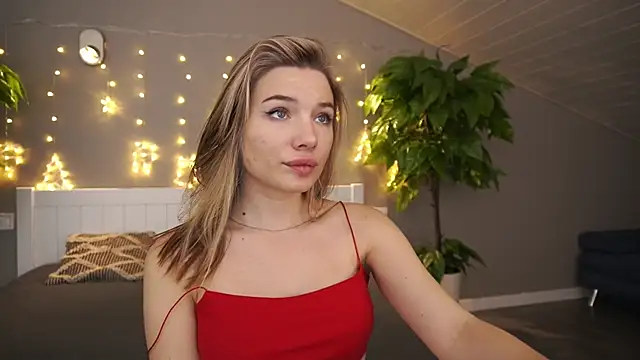 Snapshot of IceDanielles chatting on 12-31-24, 02:03 IceDanielles online show from 12-31-24, 02:03