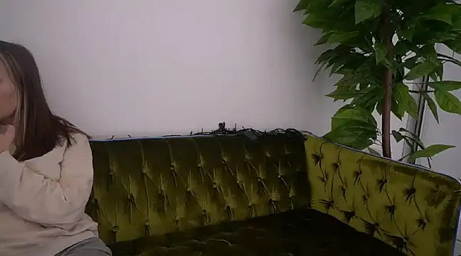 Snapshot of IceDanielles chatting on 01-09-25, 06:36 IceDanielles online show from 01-09-25, 06:36