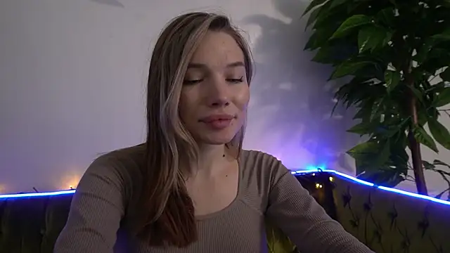 Snapshot of IceDanielles chatting on 02-10-25, 12:39 IceDanielles online show from 02-10-25, 12:39