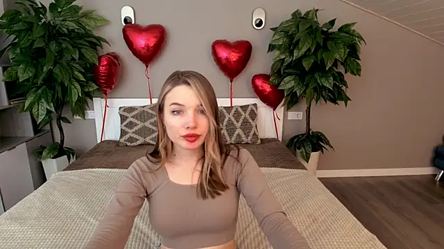 Snapshot of IceDanielles chatting on 02-13-25, 02:20 IceDanielles online show from 02-13-25, 02:20