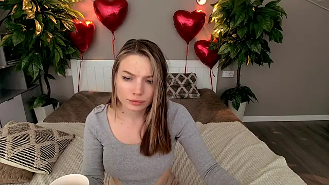 Snapshot of IceDanielles chatting on 02-16-25, 03:38 IceDanielles online show from 02-16-25, 03:38