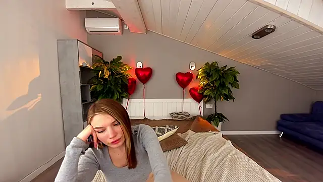 Snapshot of IceDanielles chatting on 02-17-25, 08:36 IceDanielles online show from 02-17-25, 08:36