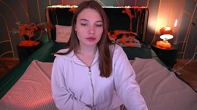 Snapshot of IceDanielles chatting on 10-25-25, 12:34 IceDanielles online show from 10-25-25, 12:34