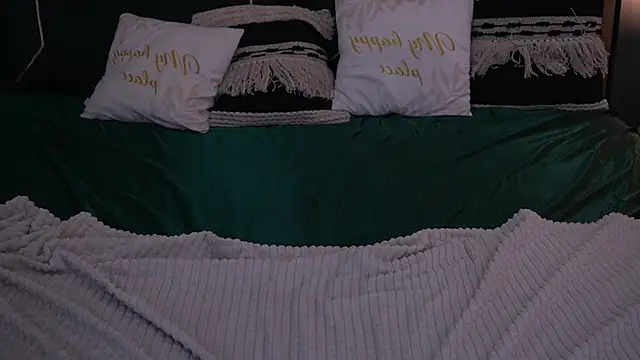 Snapshot of IceDanielles chatting on 11-04-25, 01:43 IceDanielles online show from 11-04-25, 01:43