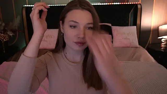 Snapshot of IceDanielles chatting on 11-28-25, 01:36 IceDanielles online show from 11-28-25, 01:36