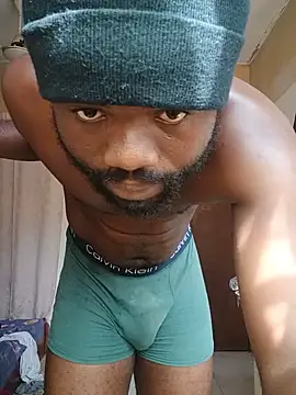 Snapshot of Longblackhardd chatting on 03-15-25, 09:30 Longblackhardd online show from 03-15-25, 09:30