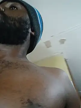 Snapshot of Longblackhardd chatting on 03-16-25, 05:25 Longblackhardd online show from 03-16-25, 05:25