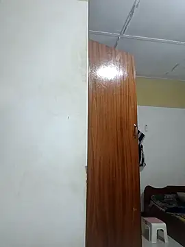 Snapshot of Longblackhardd chatting on 09-10-25, 01:38 Longblackhardd online show from 09-10-25, 01:38