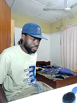 Snapshot of Longblackhardd chatting on 09-29-25, 03:11 Longblackhardd online show from 09-29-25, 03:11