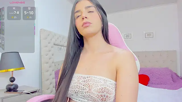 Snapshot of carlaperez_ chatting on 12-16-25, 02:16 carlaperez online show from 12-16-25, 02:16