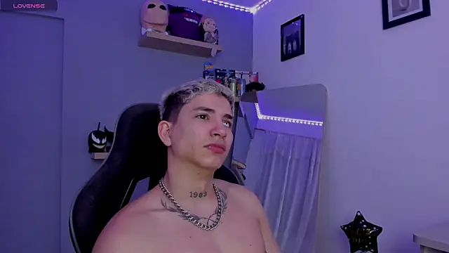 Snapshot of SebasFallon chatting on 03-07-25, 02:12 SebasFallon online show from 03-07-25, 02:12