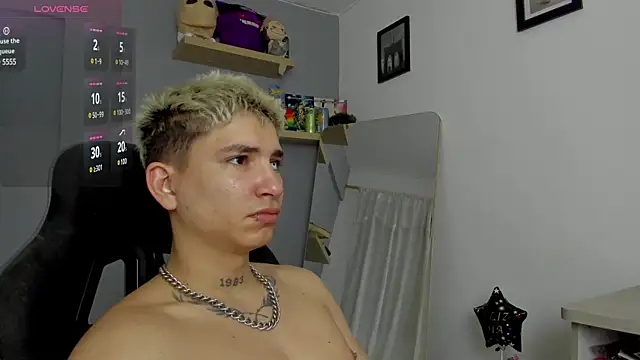 Snapshot of SebasFallon chatting on 03-08-25, 03:24 SebasFallon online show from 03-08-25, 03:24