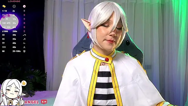 Snapshot of Bella-Franco chatting on 02-26-26, 02:27 Bella-Franco online show from 02-26-26, 02:27