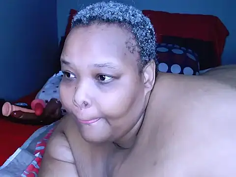 Snapshot of fatafricanqueen chatting on 05-13-26, 08:38 fatafricanqueen online show from 05-13-26, 08:38