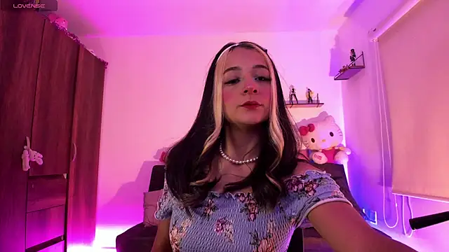 Snapshot of penny_sweett_ chatting on 09-09-25, 11:48 penny sweett online show from 09-09-25, 11:48