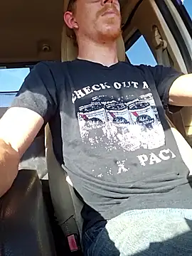 Snapshot of REDHAMMER_ chatting on 10-16-25, 08:10 REDHAMMER online show from 10-16-25, 08:10