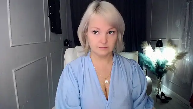 Juarnea online show from 11-24-25, 05:18