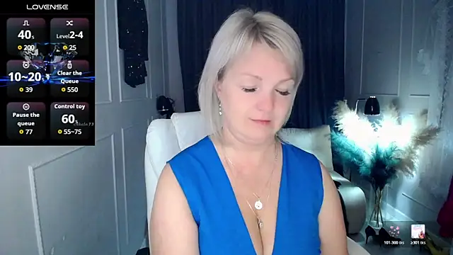 Snapshot of Juarnea chatting on 05-08-26, 02:06 Juarnea online show from 05-08-26, 02:06