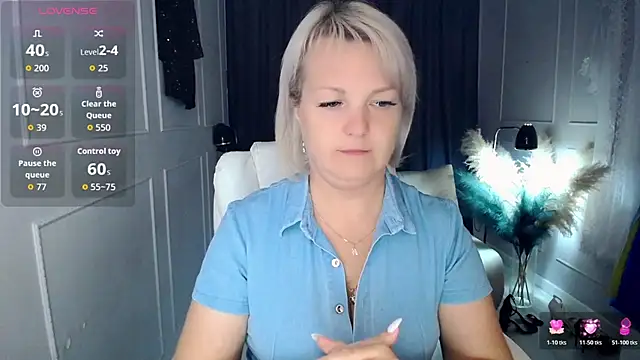 Snapshot of Juarnea chatting on 06-11-26, 12:47 Juarnea online show from 06-11-26, 12:47