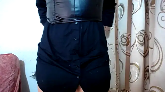 Snapshot of merlinaadams_ chatting on 03-08-25, 06:26 merlinaadams online show from 03-08-25, 06:26