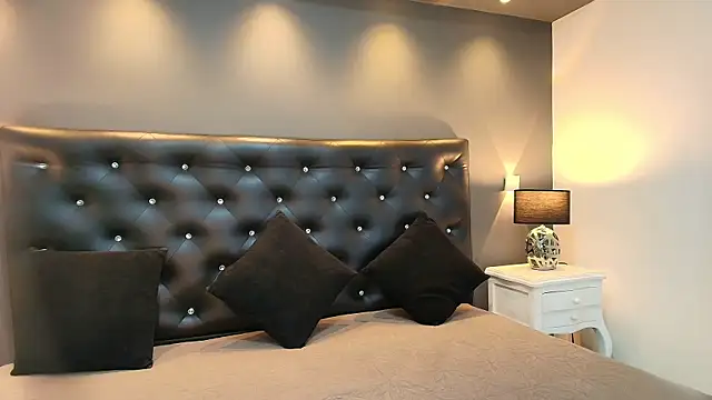 dirtyvictoria online show from 12-21-25, 12:34