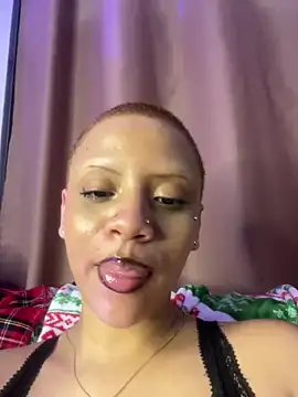 Snapshot of Charlotee_ chatting on 12-22-24, 08:49 Charlotee  online show from 12-22-24, 08:49