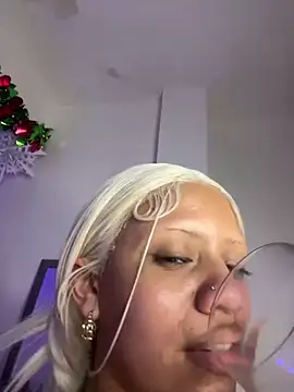 Snapshot of Charlotee_ chatting on 01-02-25, 05:57 Charlotee  online show from 01-02-25, 05:57