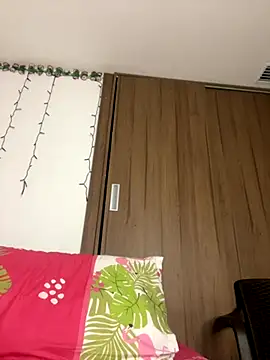 Snapshot of Charlotee_ chatting on 10-31-25, 07:20 Charlotee  online show from 10-31-25, 07:20