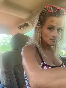 vixendoll87 online show from 04-22-26, 06:42