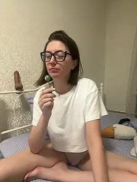 Snapshot of BeatriceTender chatting on 03-20-25, 06:20 BeatriceTender online show from 03-20-25, 06:20