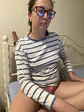 Snapshot of BeatriceTender chatting on 10-17-25, 07:38 BeatriceTender online show from 10-17-25, 07:38