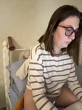 Snapshot of BeatriceTender chatting on 12-05-25, 07:10 BeatriceTender online show from 12-05-25, 07:10