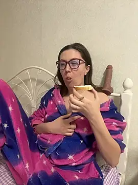 BeatriceTender online show from 03-15-26, 07:20