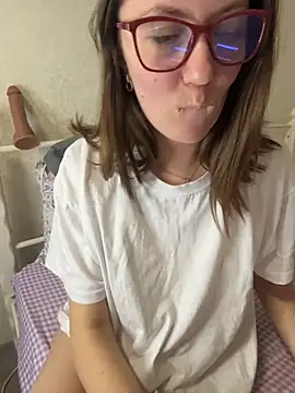 BeatriceTender online show from 04-15-26, 06:04