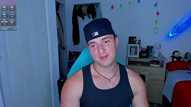 Snapshot of liam_oficial02 chatting on 01-11-25, 06:03 liam oficial02 online show from 01-11-25, 06:03